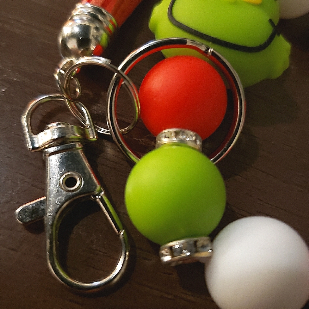Handmade Holiday Grinch Silicone Focal Bead Wristlet Keychain Bracelet - Picture 3 of 4